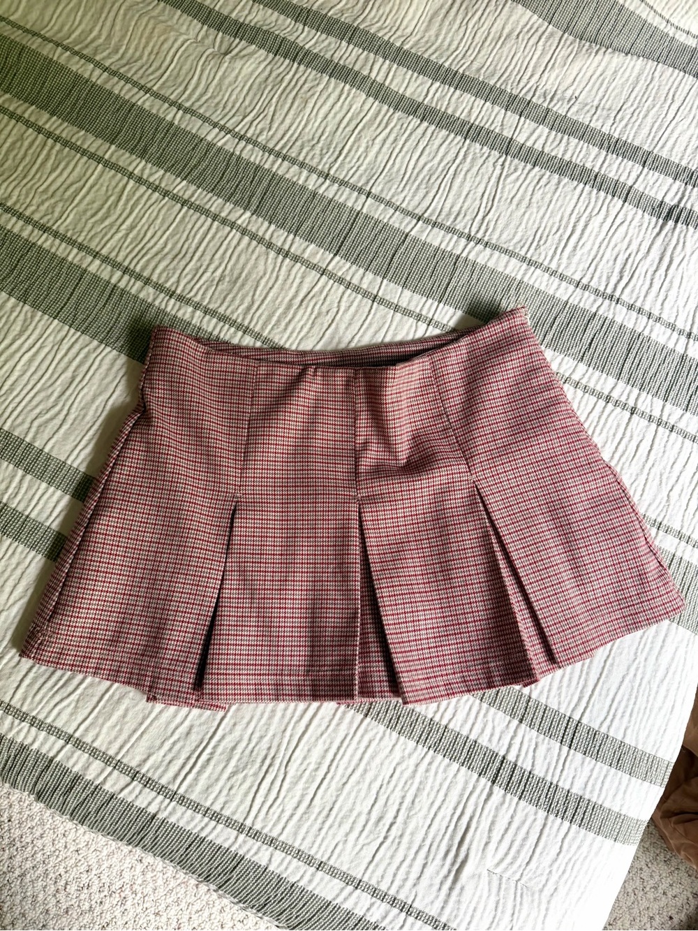 Urban Outfitters Plaid Pleated Mini Skirt size medium